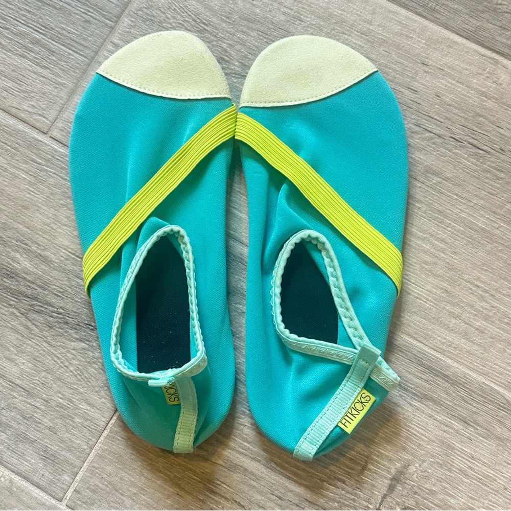 Fitkicks Shoes Womens Medium Slip On Aqua Blue Water Yoga Dance
